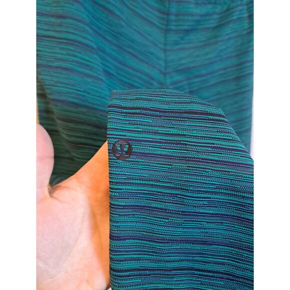 Lululemon Jet Crop Slim Green Stripe Color Luxtreme 7/8 Length Sz M - Picture 5 of 6